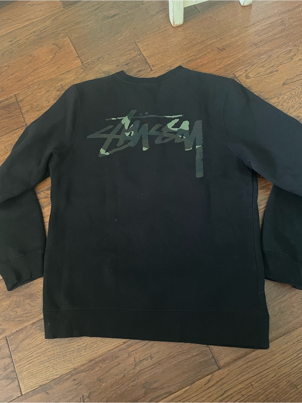 Stussy size medium Black Crewneck Sweater in mint without tag